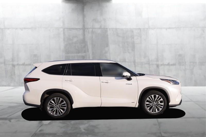 used 2021 Toyota Highlander Hybrid car, priced at $31,933