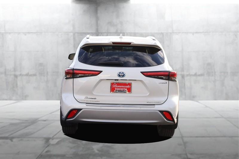 used 2021 Toyota Highlander Hybrid car, priced at $31,933