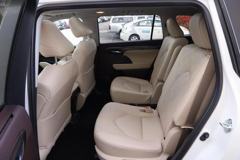 used 2021 Toyota Highlander Hybrid car, priced at $31,933