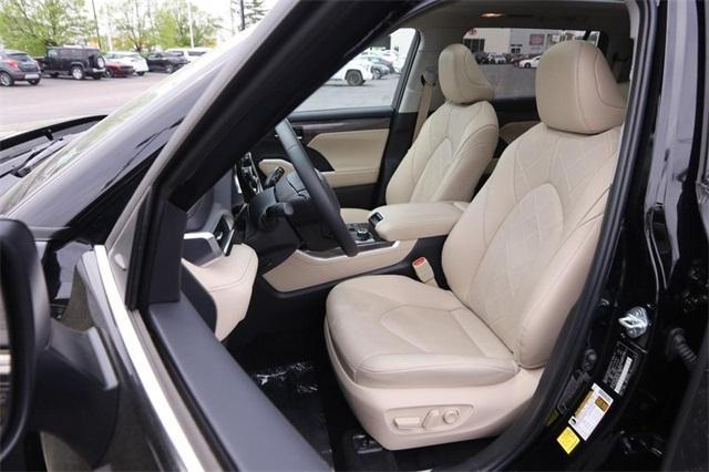 used 2024 Toyota Highlander car, priced at $51,955