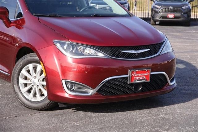 used 2018 Chrysler Pacifica car, priced at $16,955