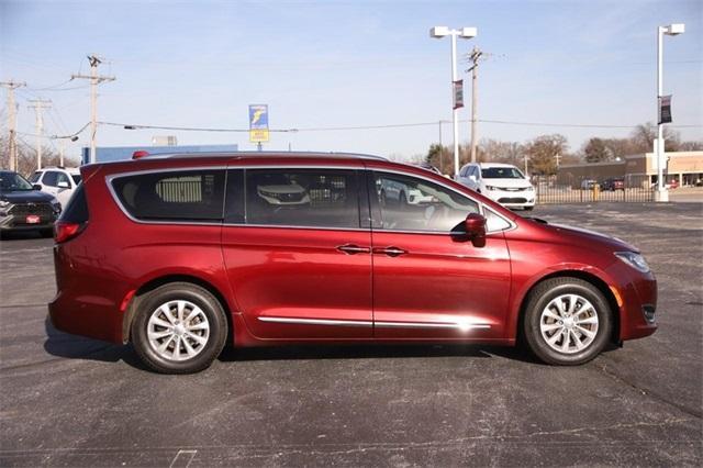 used 2018 Chrysler Pacifica car, priced at $16,955