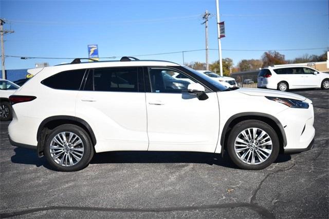 used 2021 Toyota Highlander car, priced at $41,755