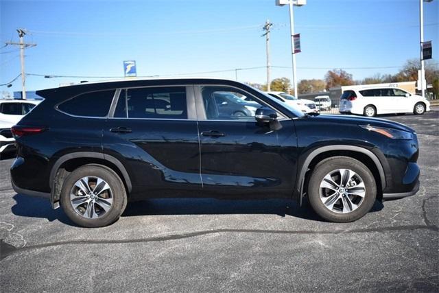 used 2024 Toyota Highlander car, priced at $46,866