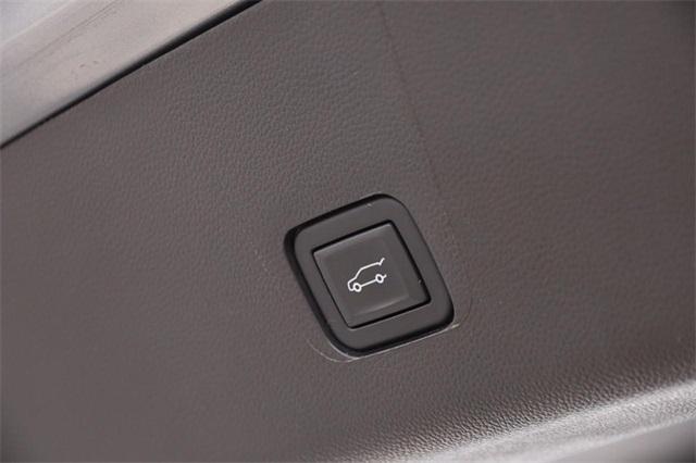 used 2023 Chevrolet Traverse car, priced at $28,955