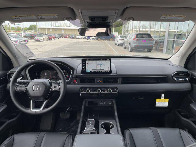 new 2025 Honda Pilot car, priced at $51,095