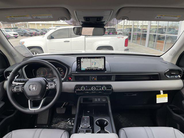 new 2025 Honda Pilot car, priced at $51,550