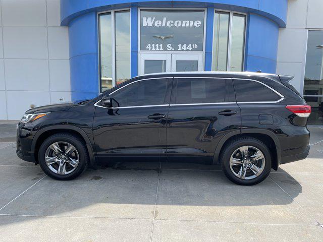 used 2018 Toyota Highlander car, priced at $29,500