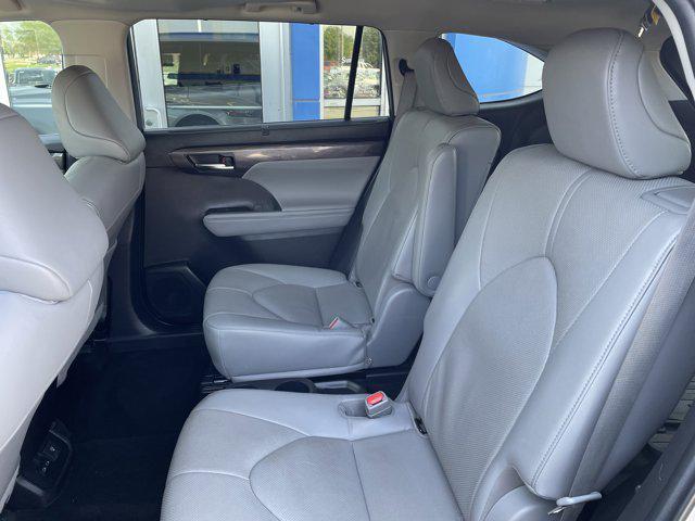 used 2022 Toyota Highlander car, priced at $43,975