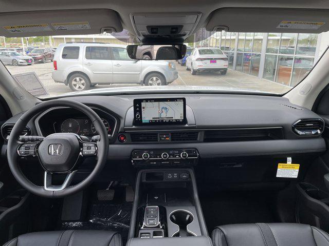 new 2025 Honda Pilot car, priced at $51,550