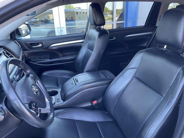 used 2019 Toyota Highlander car, priced at $24,395