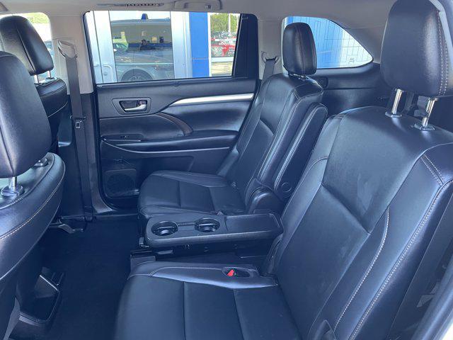 used 2019 Toyota Highlander car, priced at $24,395