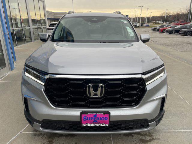 new 2025 Honda Pilot car, priced at $51,095