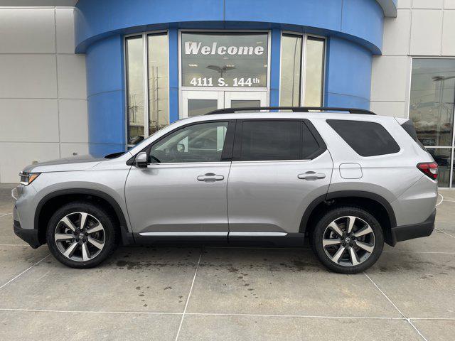 new 2025 Honda Pilot car, priced at $51,095