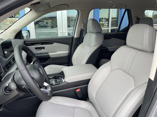 new 2025 Honda Pilot car, priced at $47,050