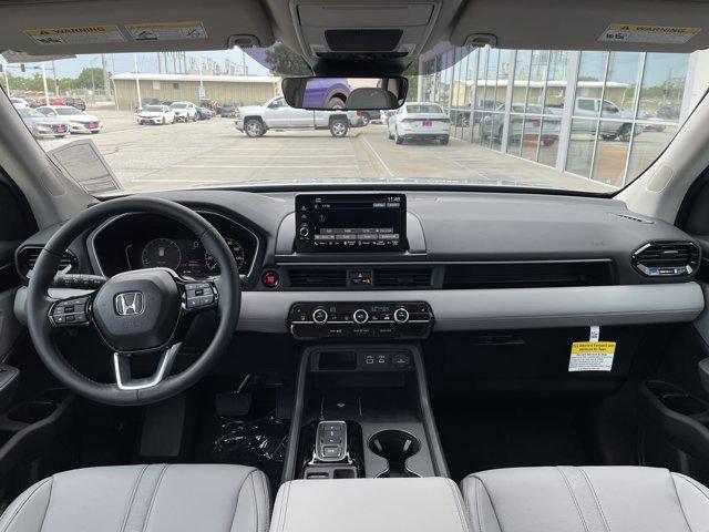new 2025 Honda Pilot car, priced at $47,050