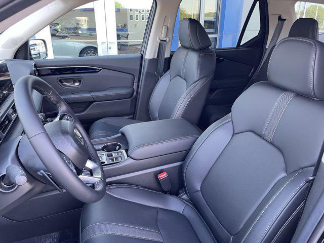 new 2025 Honda Pilot car, priced at $47,095