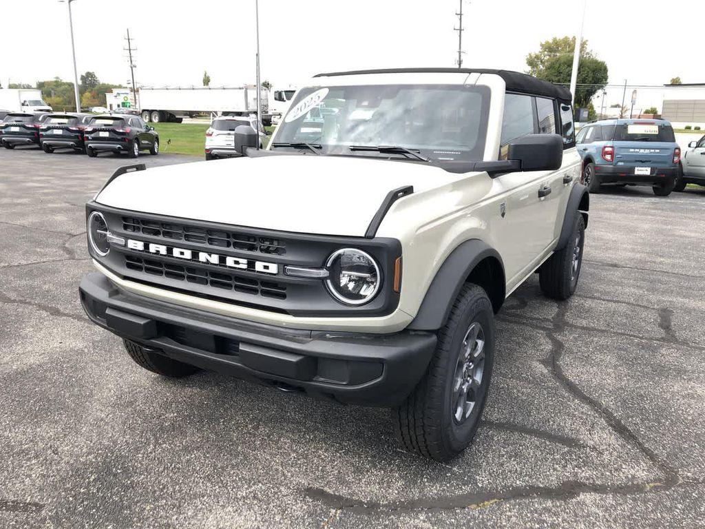 new 2025 Ford Bronco car, priced at $44,566