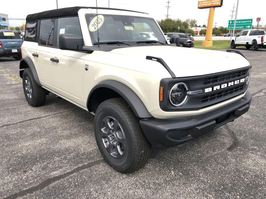 new 2025 Ford Bronco car, priced at $44,566