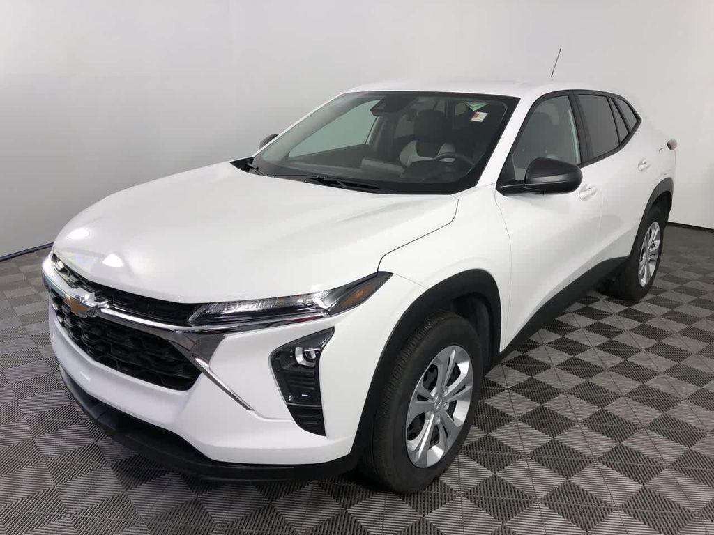 used 2025 Chevrolet Trax car, priced at $18,750