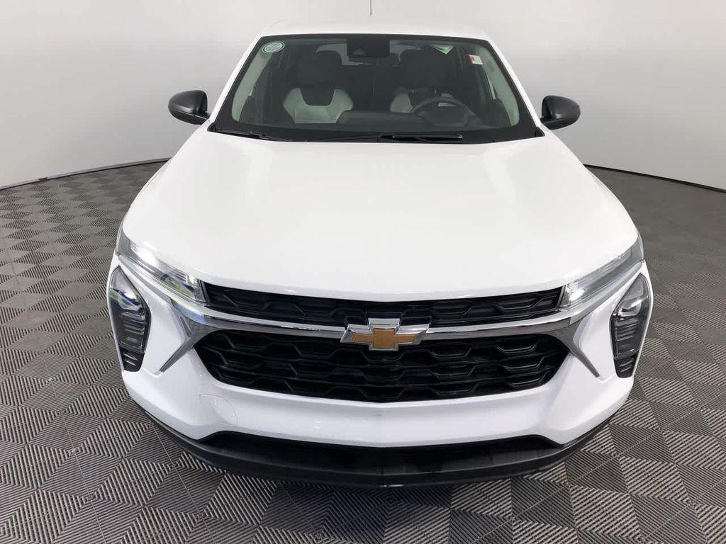 used 2025 Chevrolet Trax car, priced at $18,750