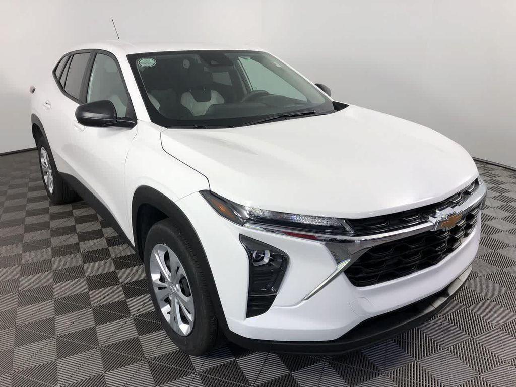 used 2025 Chevrolet Trax car, priced at $21,995