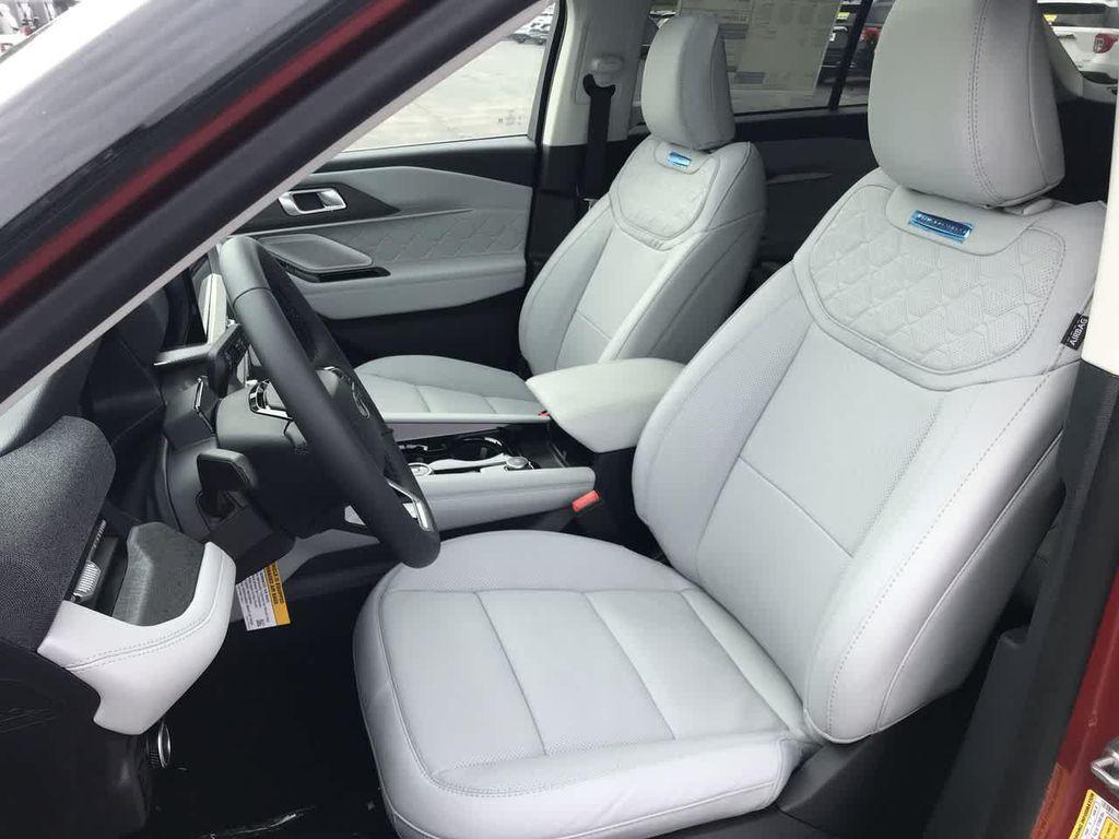 new 2025 Ford Explorer car, priced at $57,674