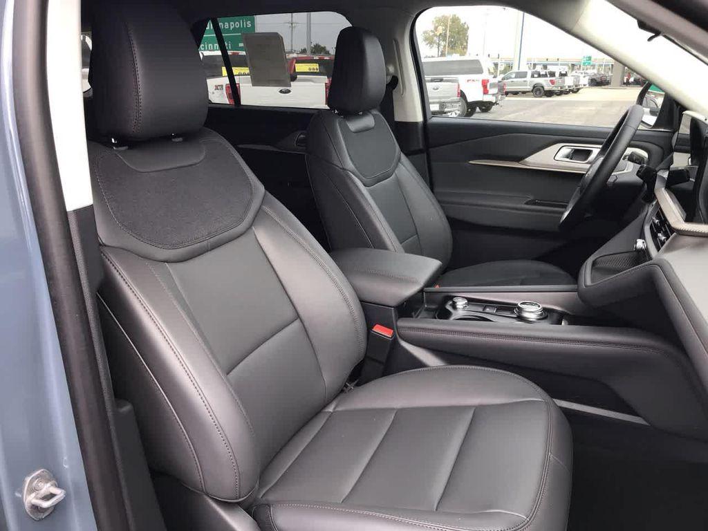 new 2025 Ford Explorer car, priced at $47,750