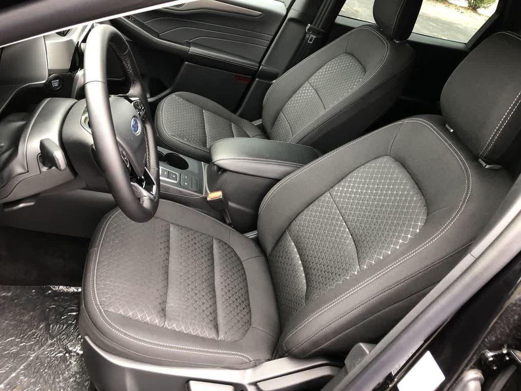new 2025 Ford Escape car, priced at $30,319
