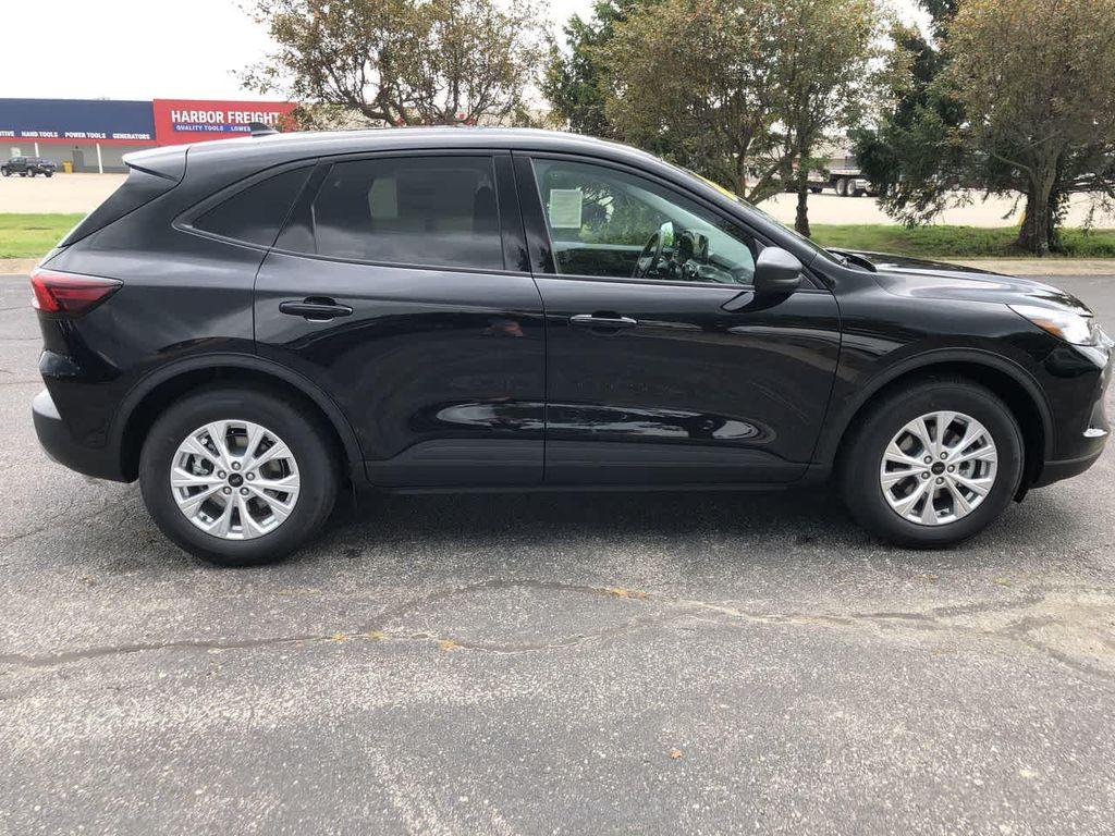 new 2025 Ford Escape car, priced at $30,319