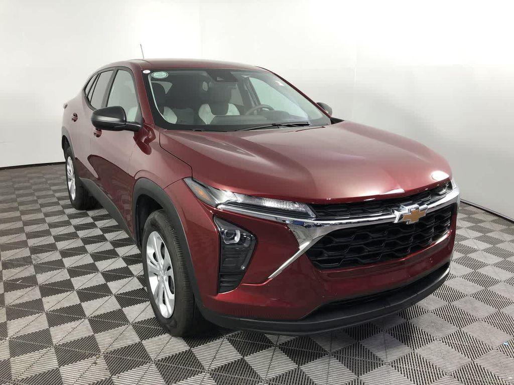 used 2025 Chevrolet Trax car, priced at $22,373
