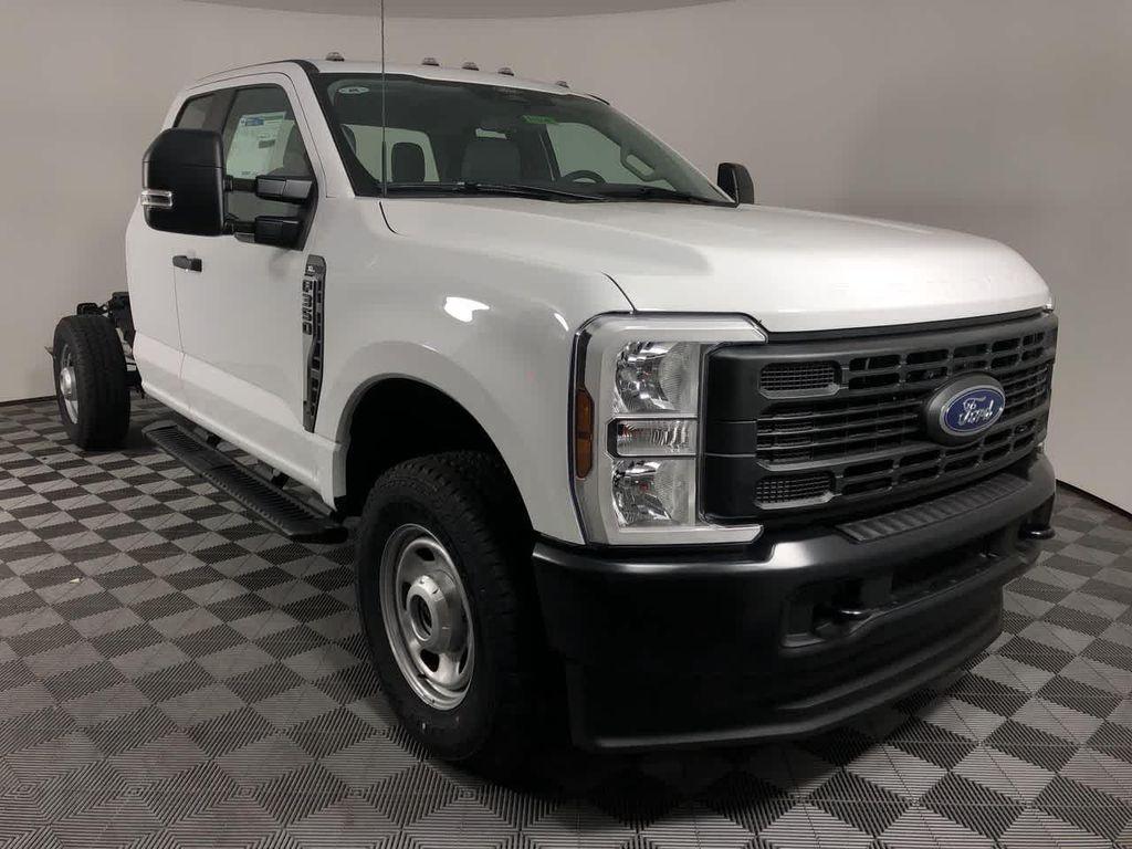 new 2024 Ford F-350 car, priced at $51,000