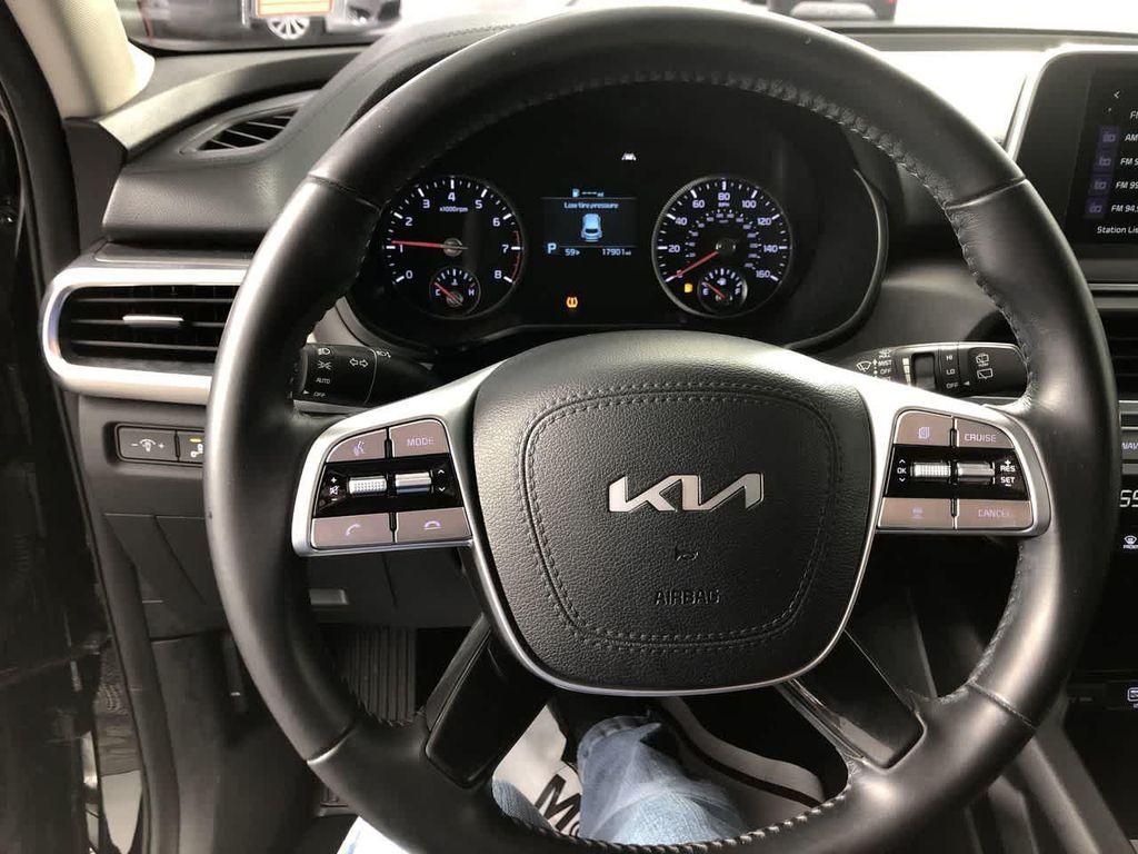 used 2022 Kia Telluride car, priced at $29,900