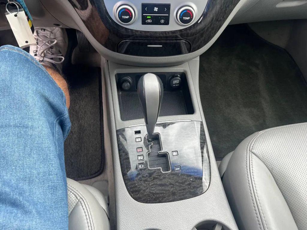used 2007 Hyundai Santa Fe car, priced at $5,488