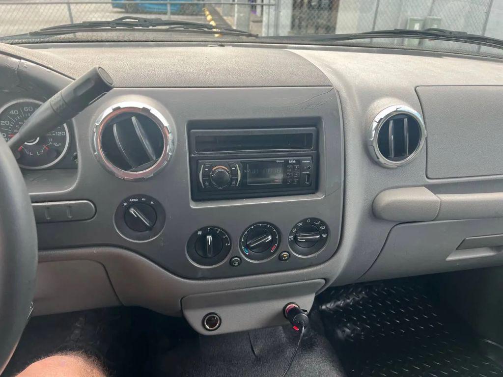 used 2006 Ford Expedition car, priced at $4,388