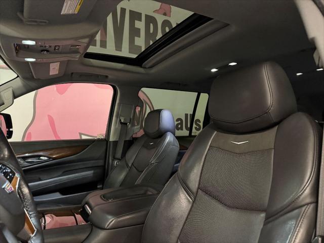 used 2020 Cadillac Escalade ESV car, priced at $37,598