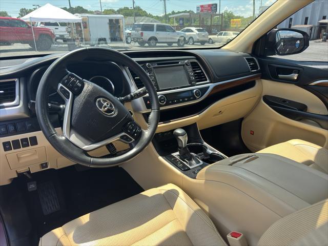used 2019 Toyota Highlander car, priced at $26,325