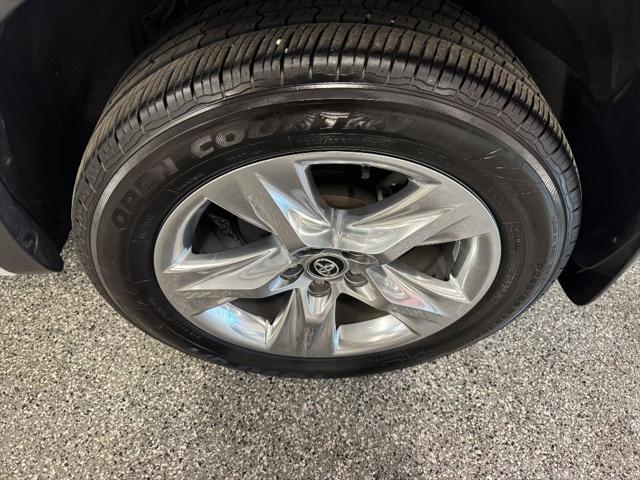 used 2019 Toyota Highlander Hybrid car, priced at $32,265