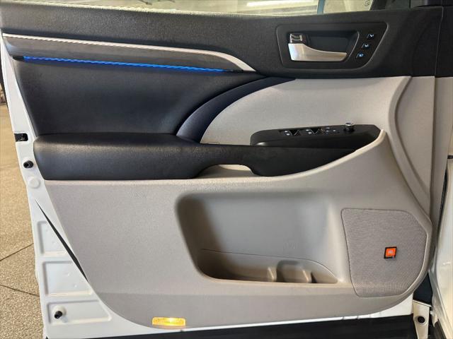 used 2019 Toyota Highlander Hybrid car, priced at $32,265