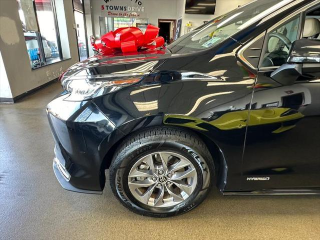 used 2021 Toyota Sienna car, priced at $30,995