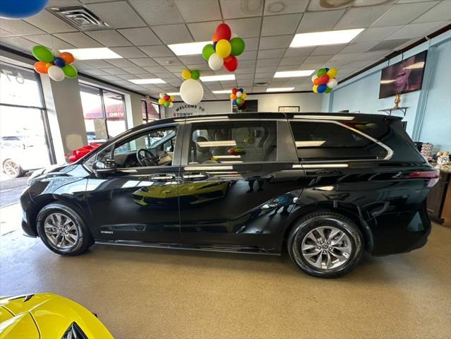 used 2021 Toyota Sienna car, priced at $30,995