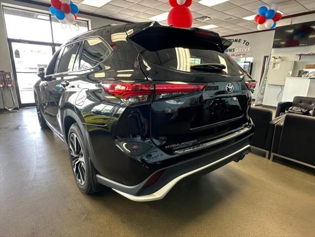 used 2022 Toyota Highlander car, priced at $32,995