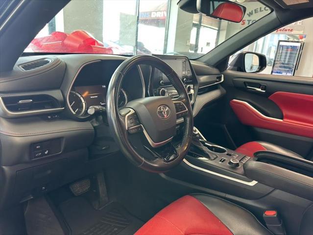 used 2022 Toyota Highlander car, priced at $32,995