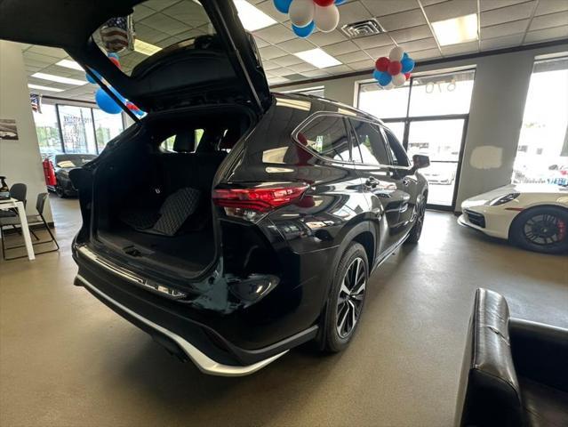 used 2022 Toyota Highlander car, priced at $32,995