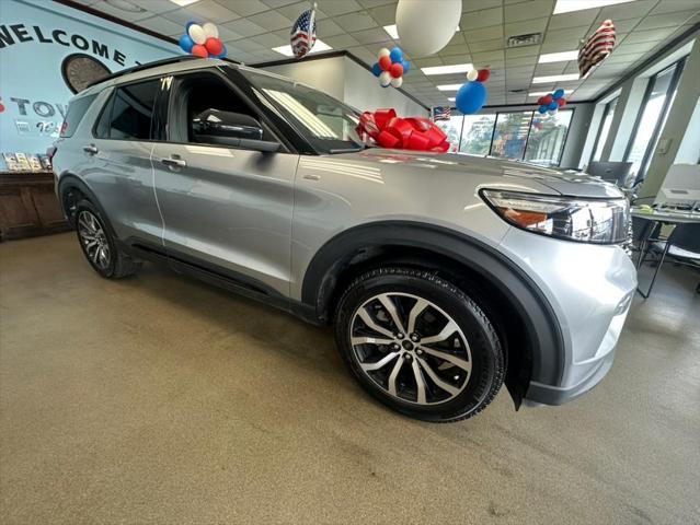 used 2022 Ford Explorer car, priced at $32,995