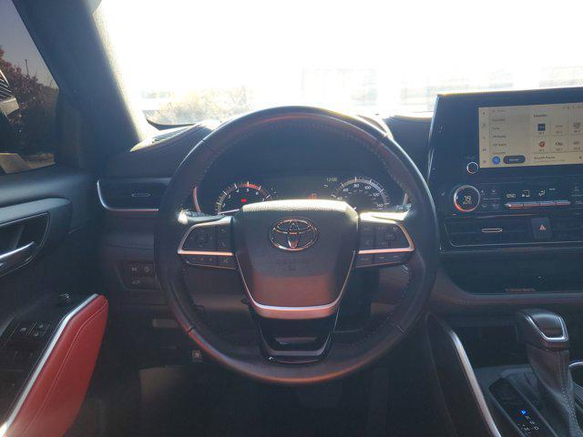 used 2023 Toyota Highlander car, priced at $39,033