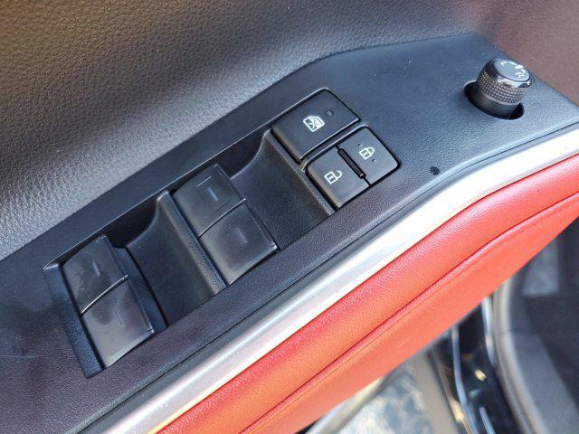 used 2023 Toyota Highlander car, priced at $39,033