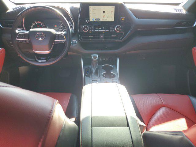 used 2023 Toyota Highlander car, priced at $39,033