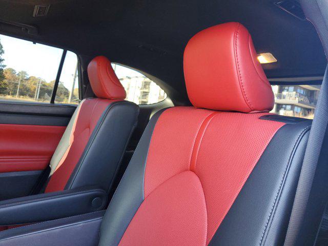 used 2023 Toyota Highlander car, priced at $39,033