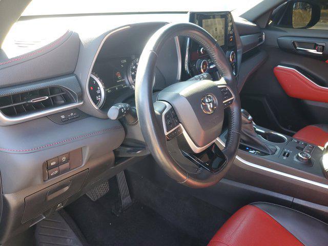 used 2023 Toyota Highlander car, priced at $39,033